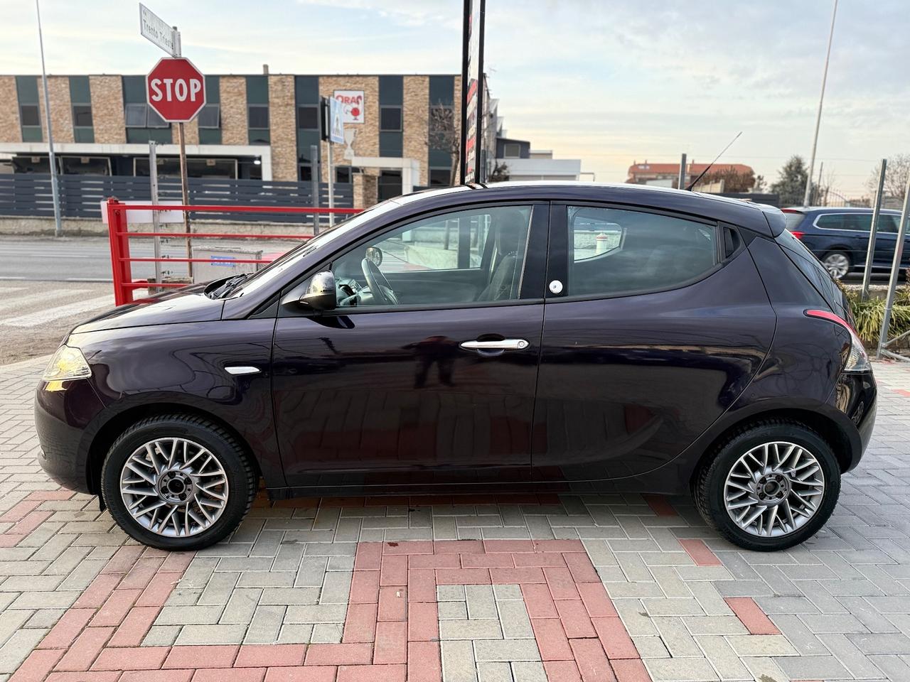 Lancia Ypsilon 1.2 69 CV 5 porte GPL Ecochic Gold