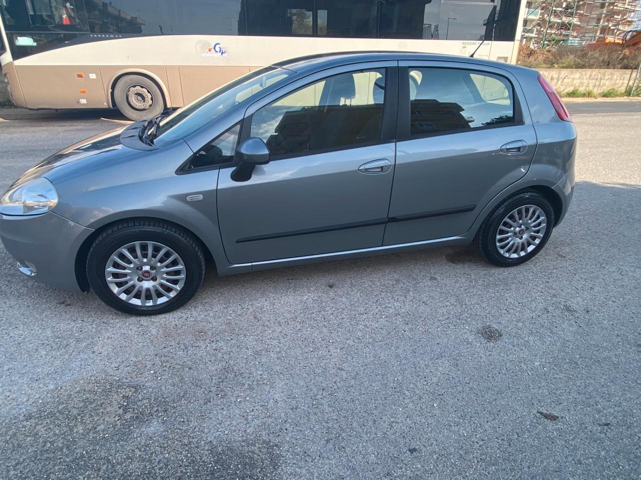 Fiat Grande Punto 1.3 MJT 75 CV 5 porte Dynamic
