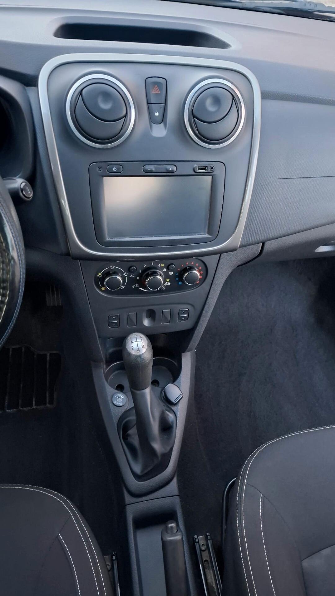 DACIA SANDERO 1.2 GPL 75CV CON 140311 KM € 4500