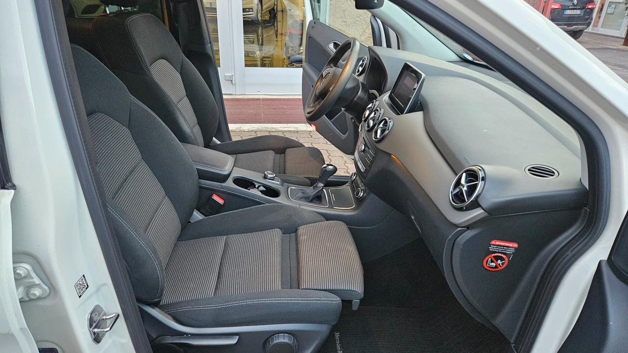 Mercedes-benz B 180 Executive BENZINA-56.000 KM !! NAVY-CAMERA