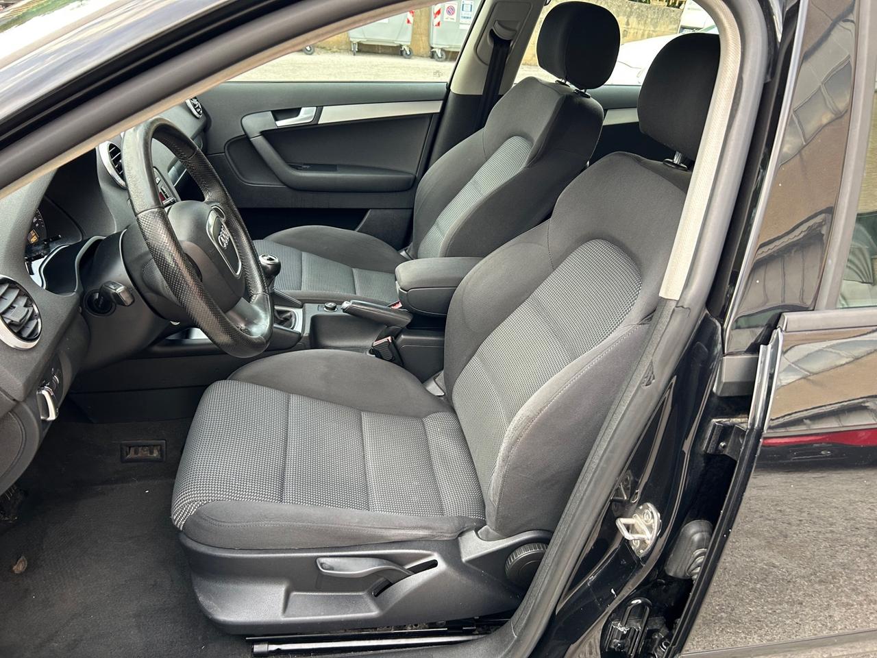 Audi A3 SPB 1.6 TDI 105 CV CR Ambiente Euro5