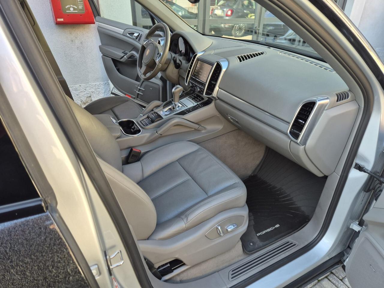 PORSCHE CAYENNE 3.0 V6 tdi tiptronic