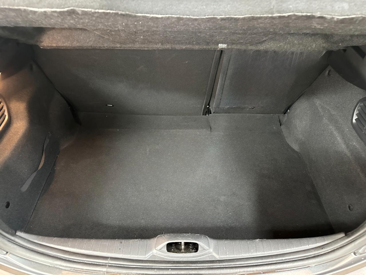 Peugeot 208 1.4 HDi 68 CV 5 porte Business