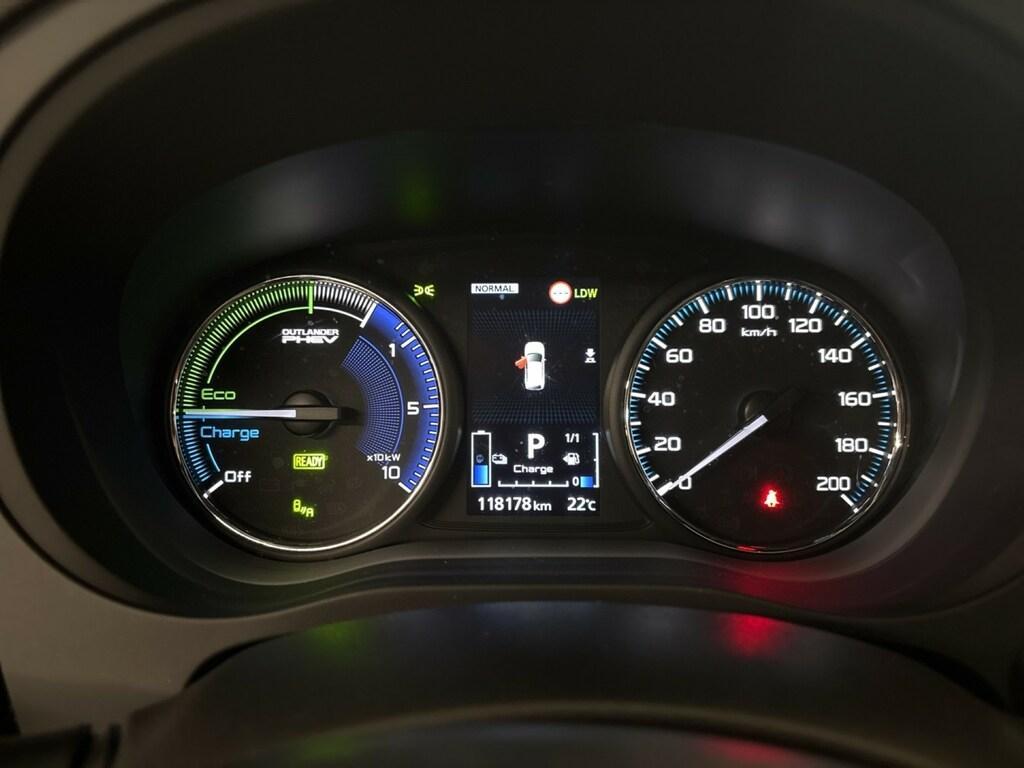 Mitsubishi Outlander 2.4 Mivec PHEV Diamond 4WD CVT