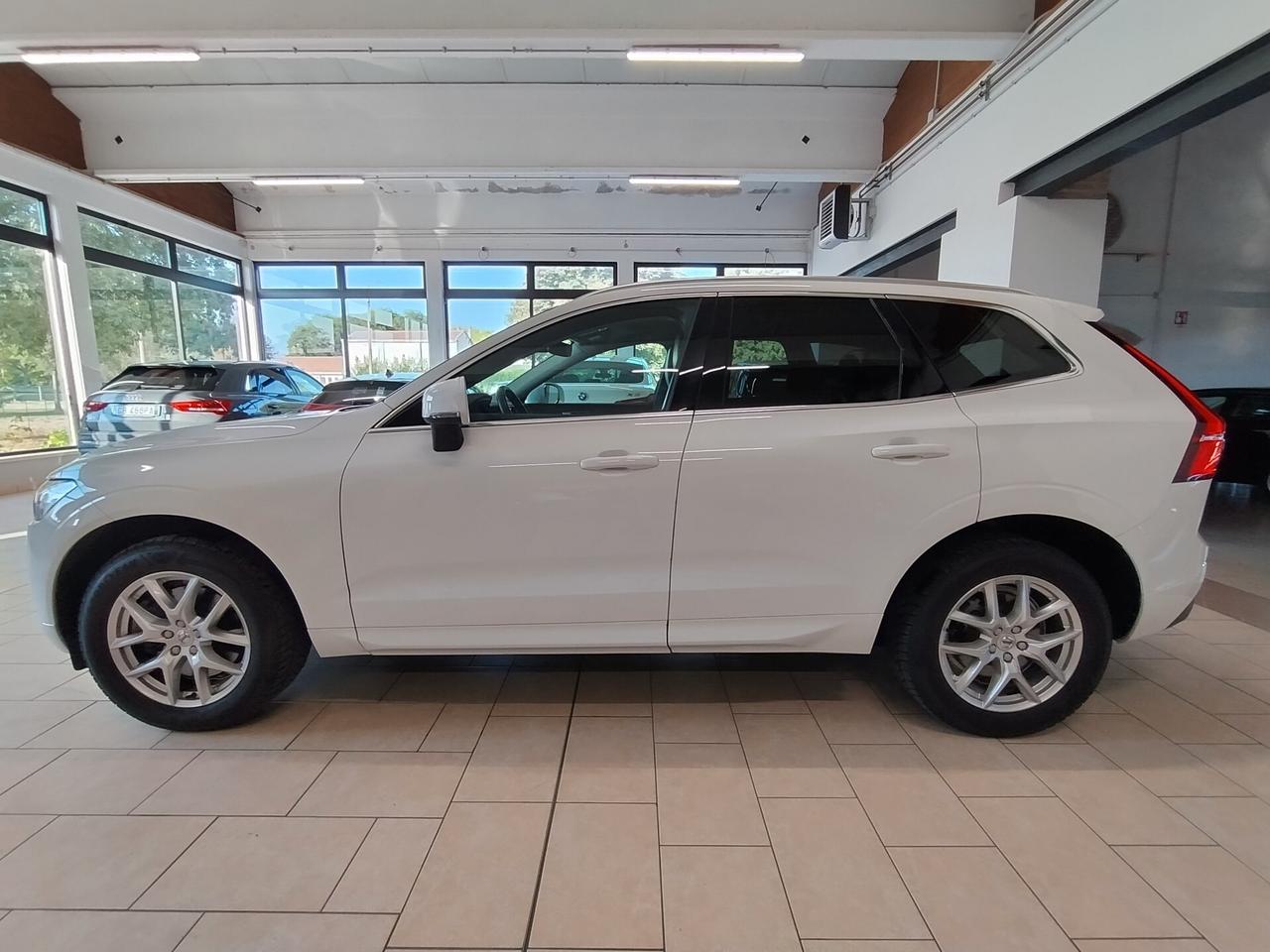 Volvo XC 60 XC60 B4 (d) AWD Geartronic Momentum