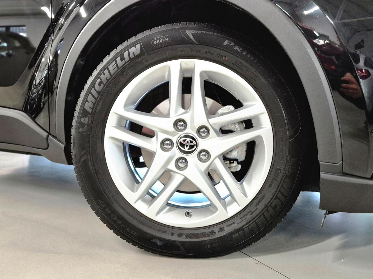 Toyota C-HR 1.8 Hybrid E-CVT Business