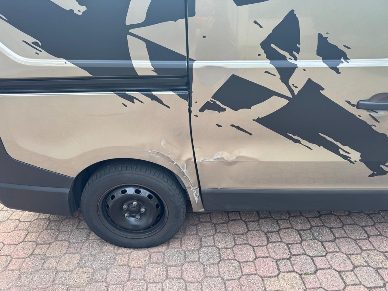 FURGONE OPEL VIVARO