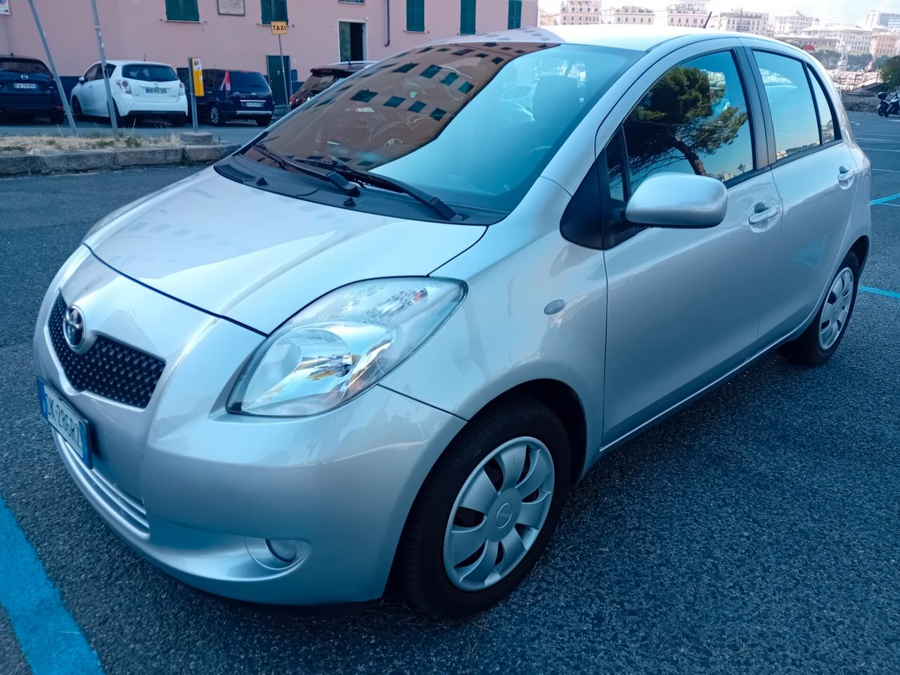 Toyota Yaris 1.3 5 porte