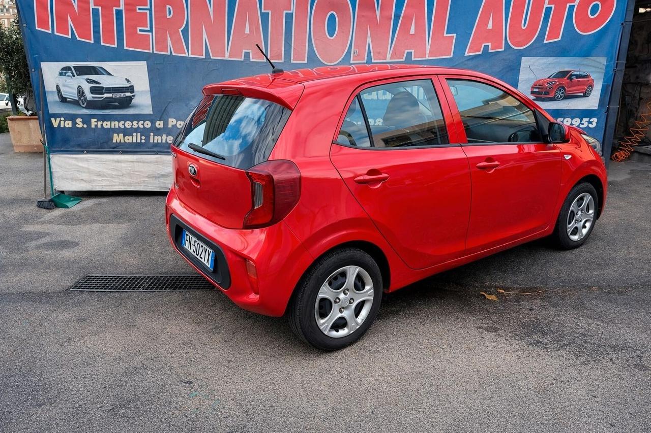 Kia Picanto 1.0 benzina 5 porte