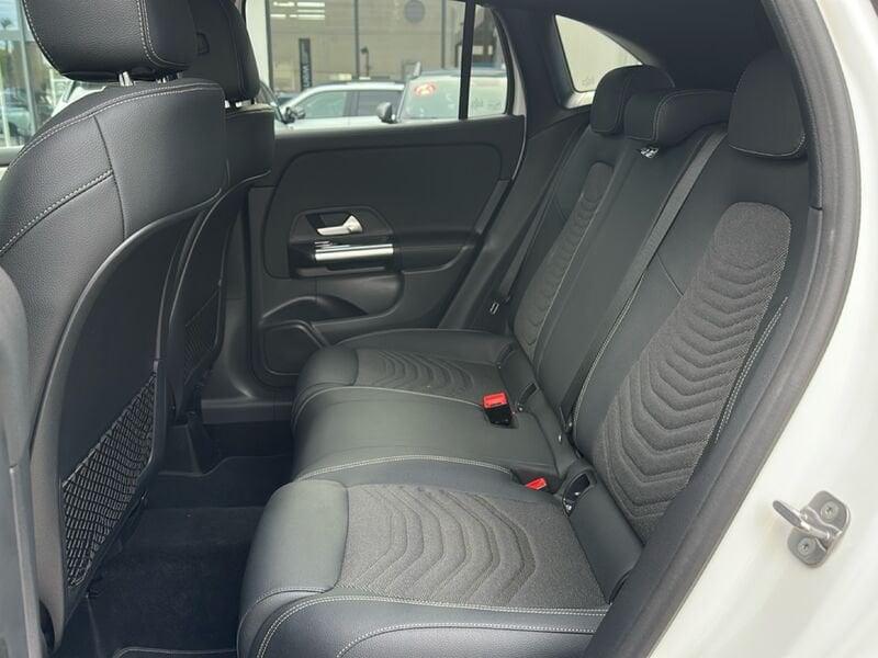 Mercedes-Benz GLA GLA 180 d Progressive Advanced NIGHT-PACK