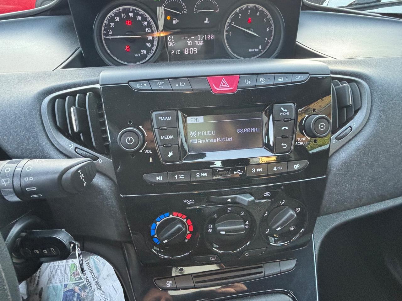 Lancia Ypsilon 1.2 69 CV 5 porte S&S Gold