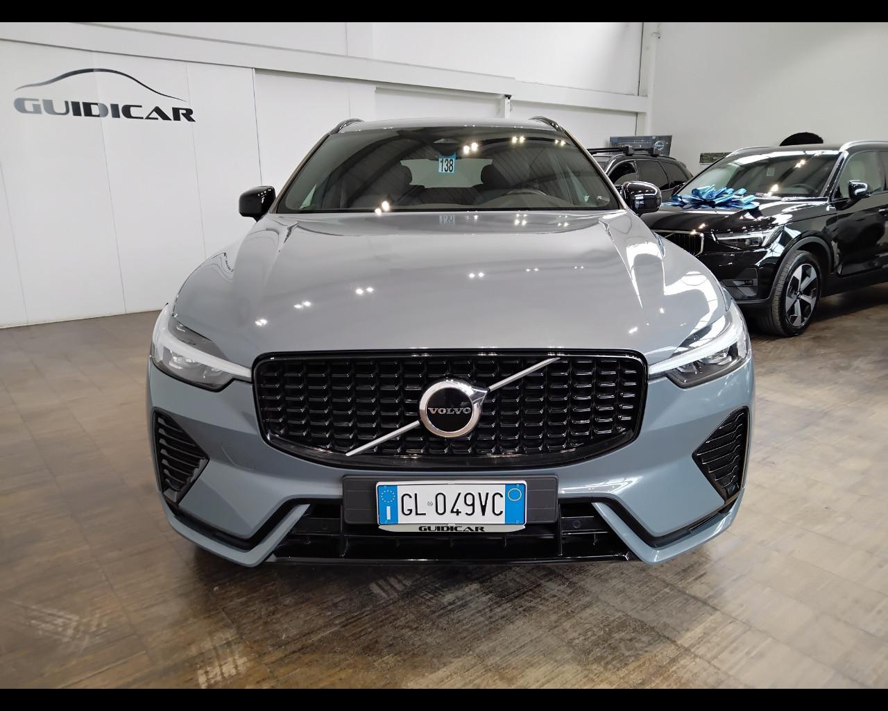 VOLVO XC60 II 2022 - XC60 2.0 b4 Plus Dark auto