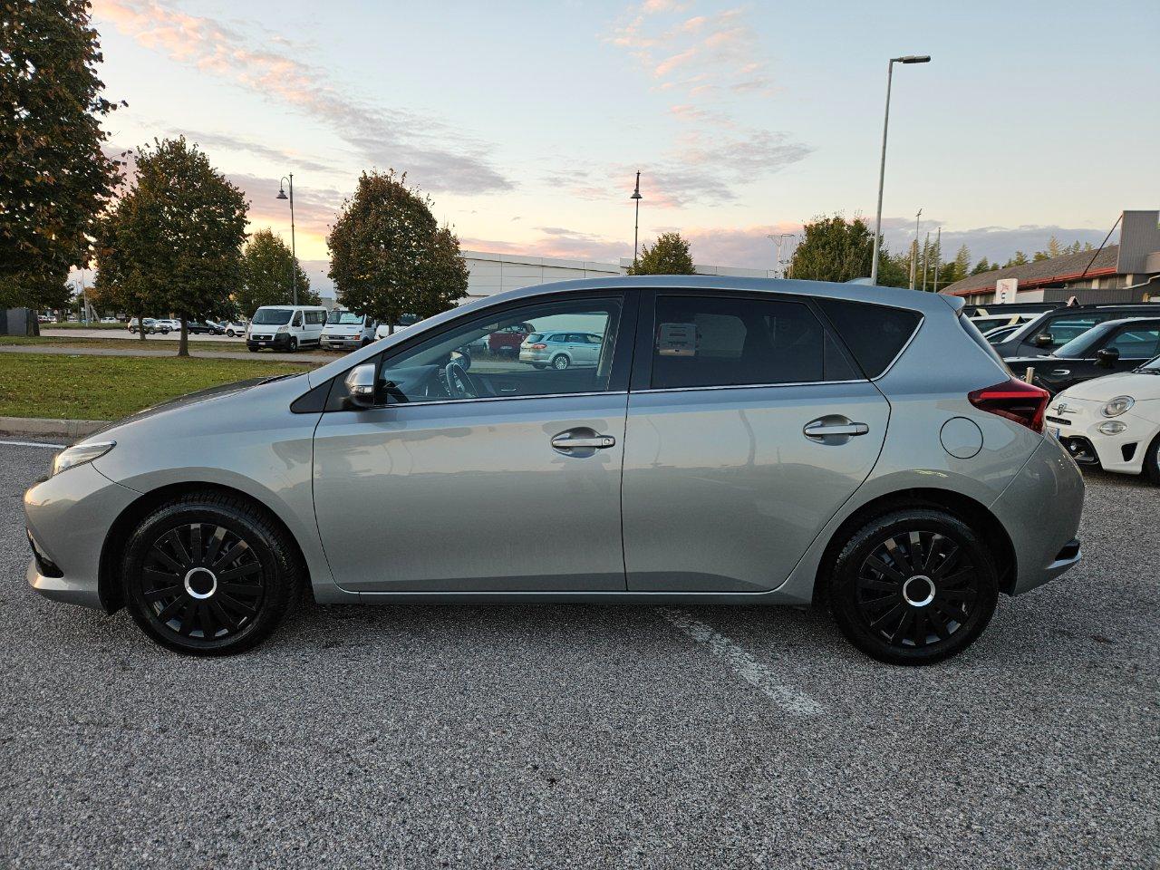 Toyota Auris 5 Porte Auris 1.2t Lounge