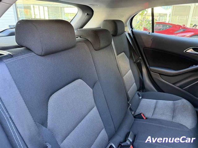 MERCEDES-BENZ GLA 180 d SPORT TELECAMERA NAVIGATORE SEDILI SPORTIVI
