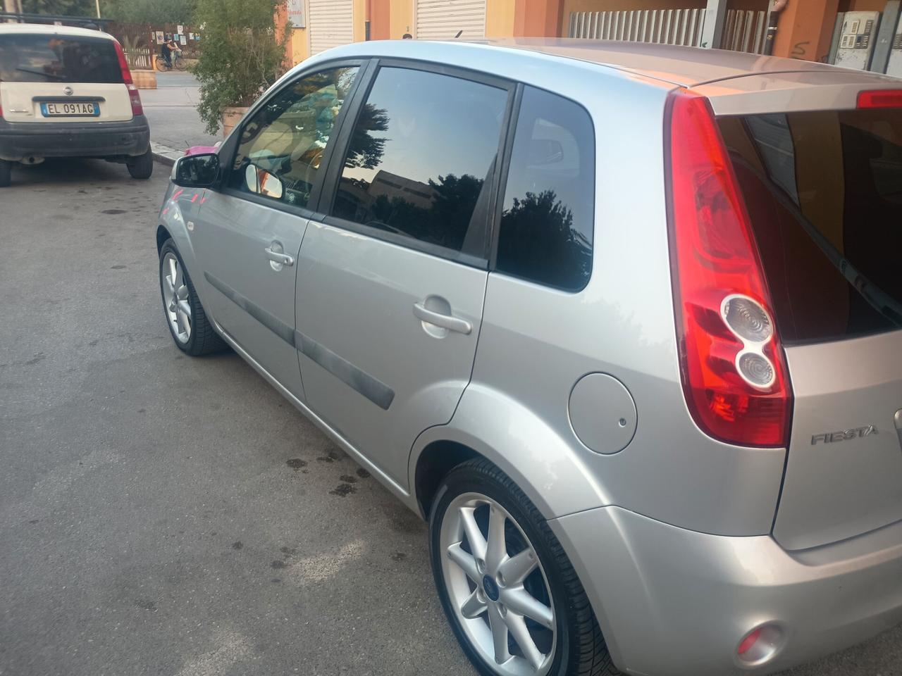 Ford Fiesta 1.4 TDCi 5p. Titanium