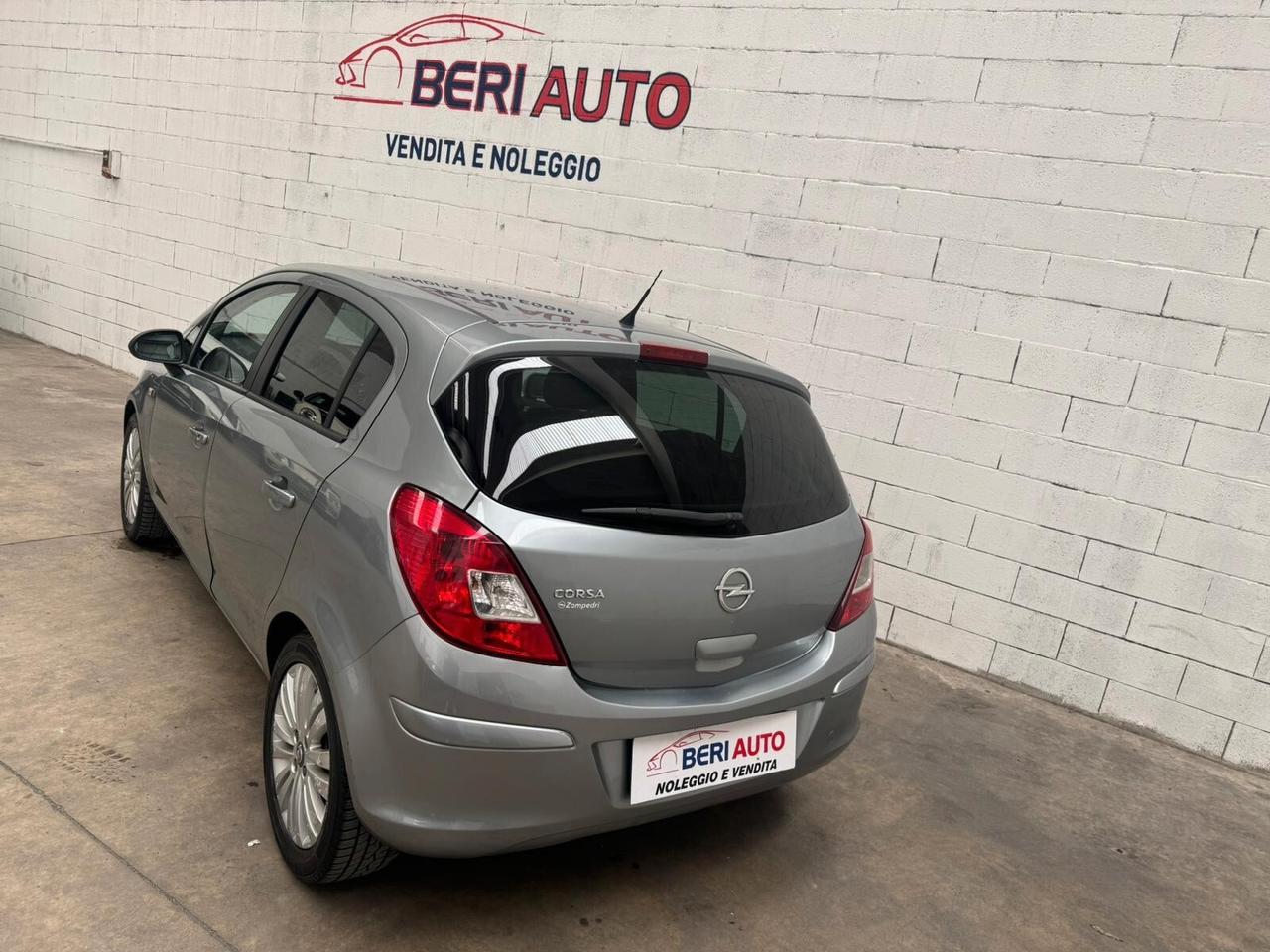 Opel Corsa 1.2 , 5 porte GPL valido 2031