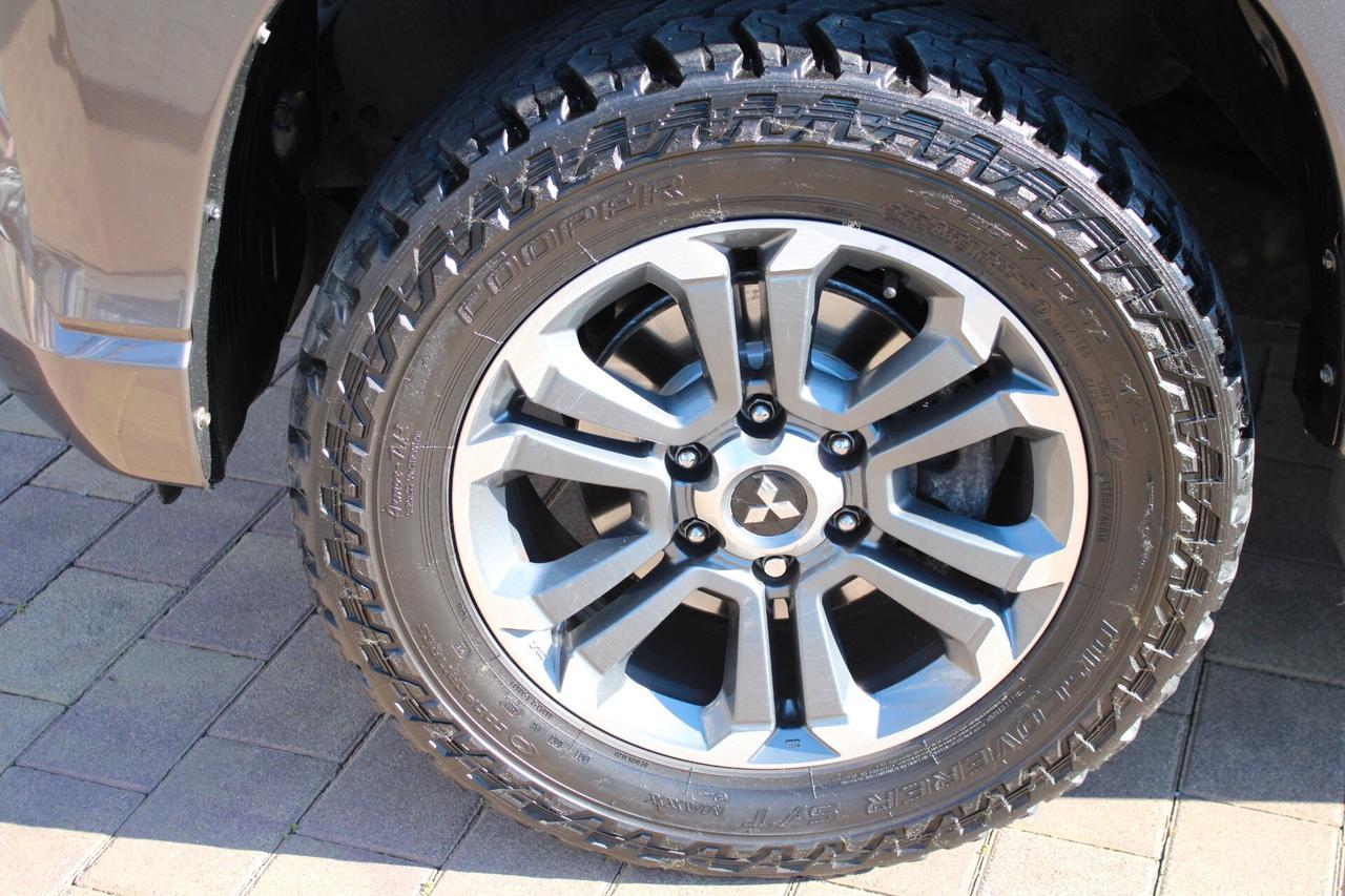 Mitsubishi L200 2.3 D Double Cab 4x4 Super Select Diamond