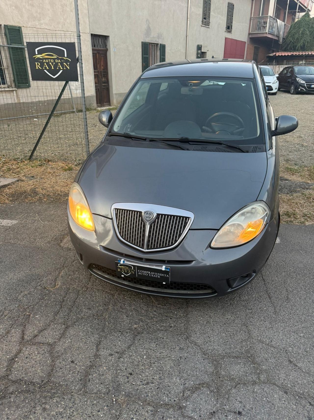 LANCIA YPSILON 1.2 BENZINA NEOPATENTATI