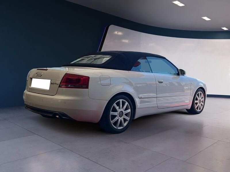 Audi A4 A4 Cabrio 2.0 tdi *AUTOMATICA*