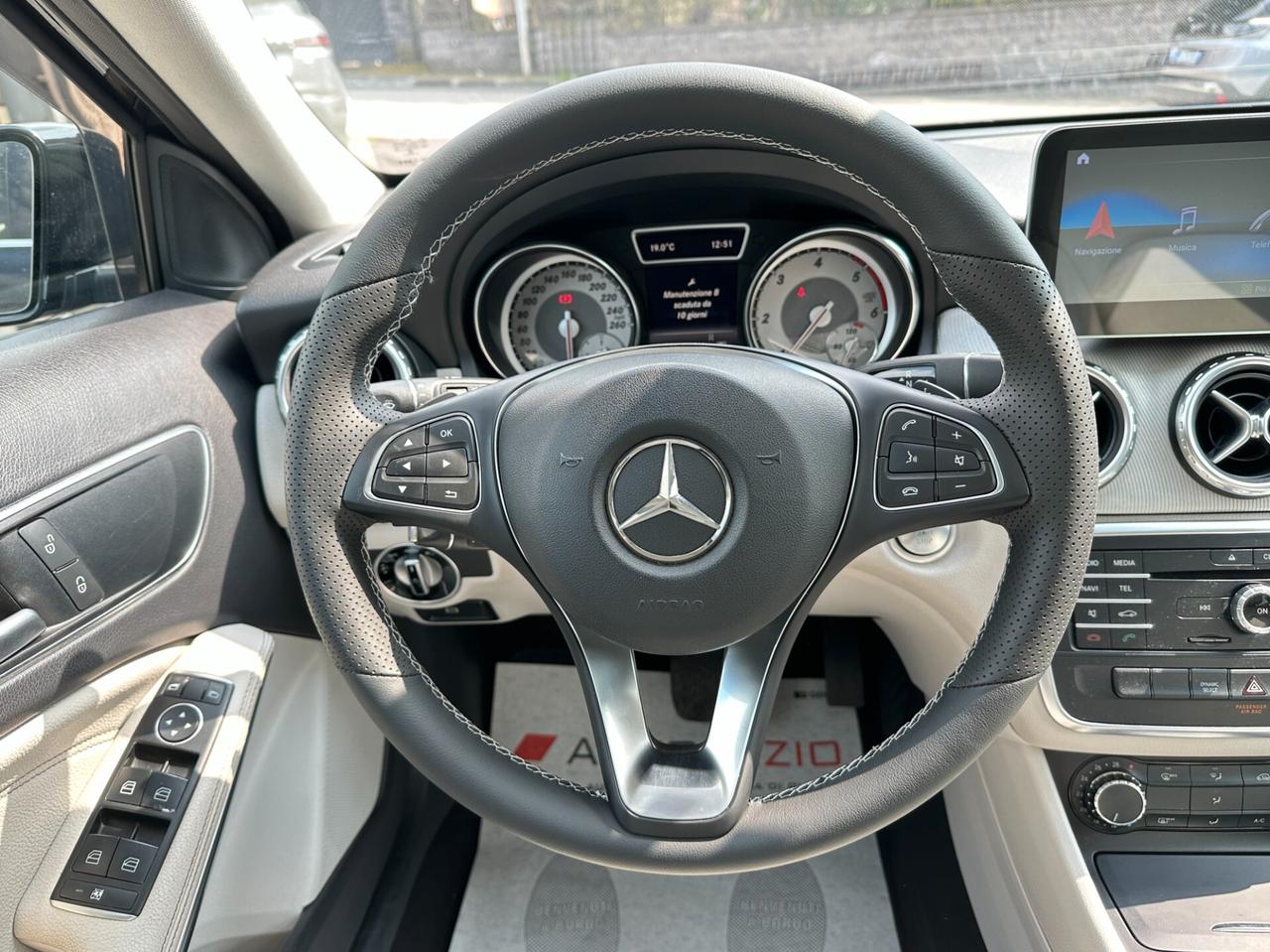 Mercedes-benz GLA 180 200 d Enduro Activity