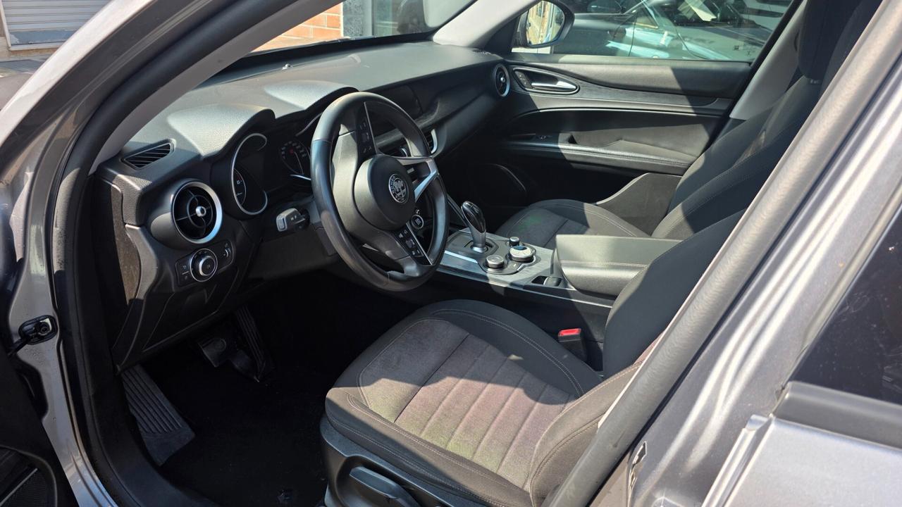 Alfa Romeo Stelvio 2.2 Turbodiesel 160 CV AT8 RWD Sport-Tech