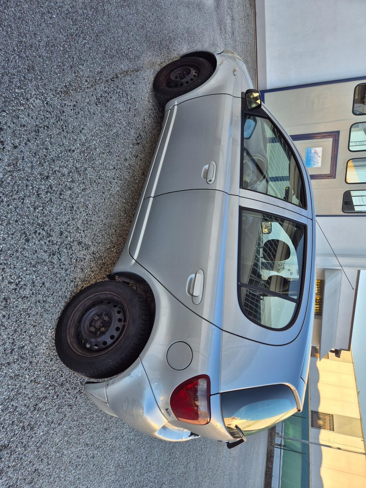 Toyota Yaris 1.0i 16V cat 5 porte