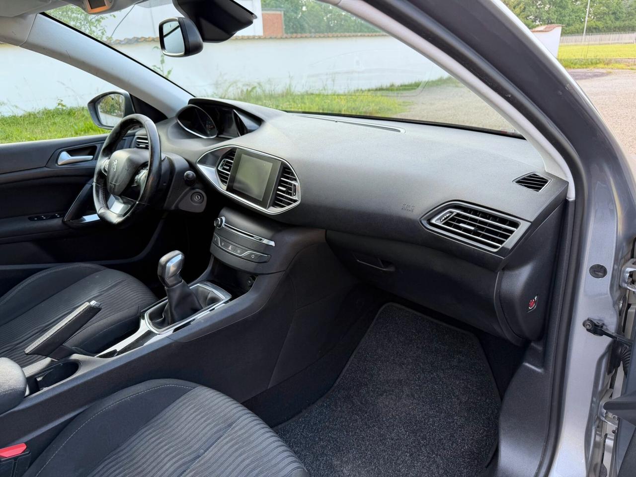 Peugeot 308 Berlina HDi 100 CV EURO 6B