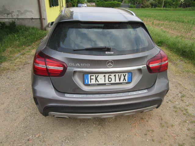 MERCEDES-BENZ GLA 180 Premium