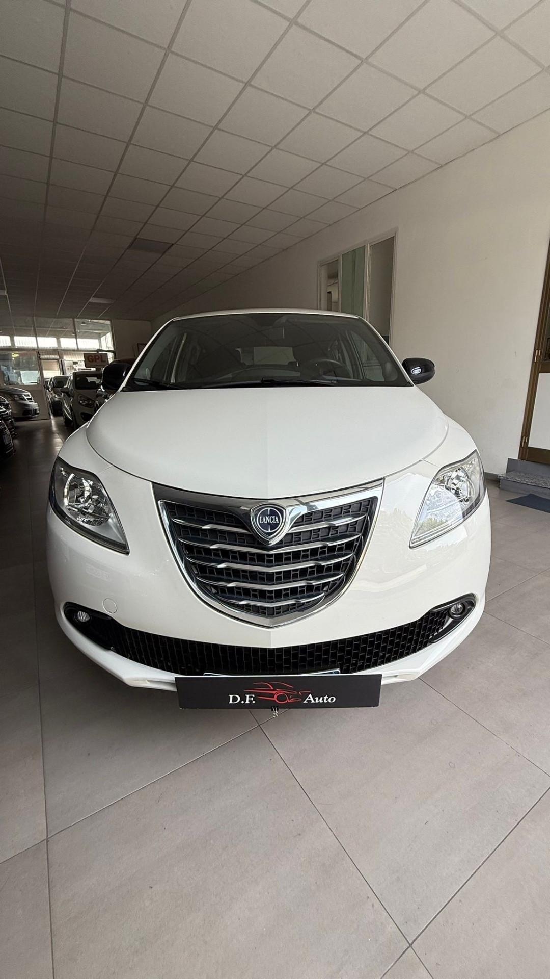 Lancia Ypsilon 0.9 85 CV 5 porte Metano Ecochic Gold