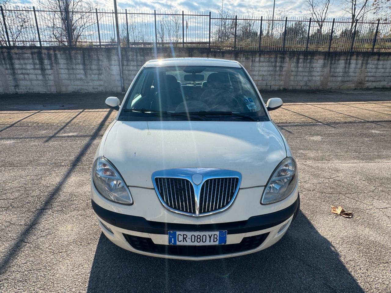 LANCIA YPSILON 1.3 MJ 70 CV. PLATINO TETTO+CERCHI
