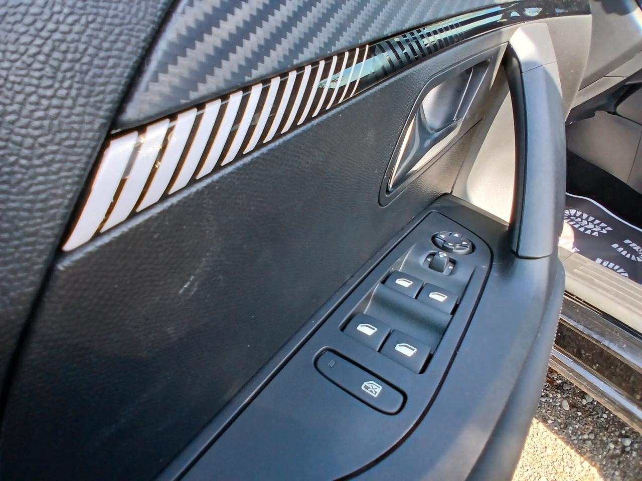 Peugeot 2008 PureTech 100 S&S Allure