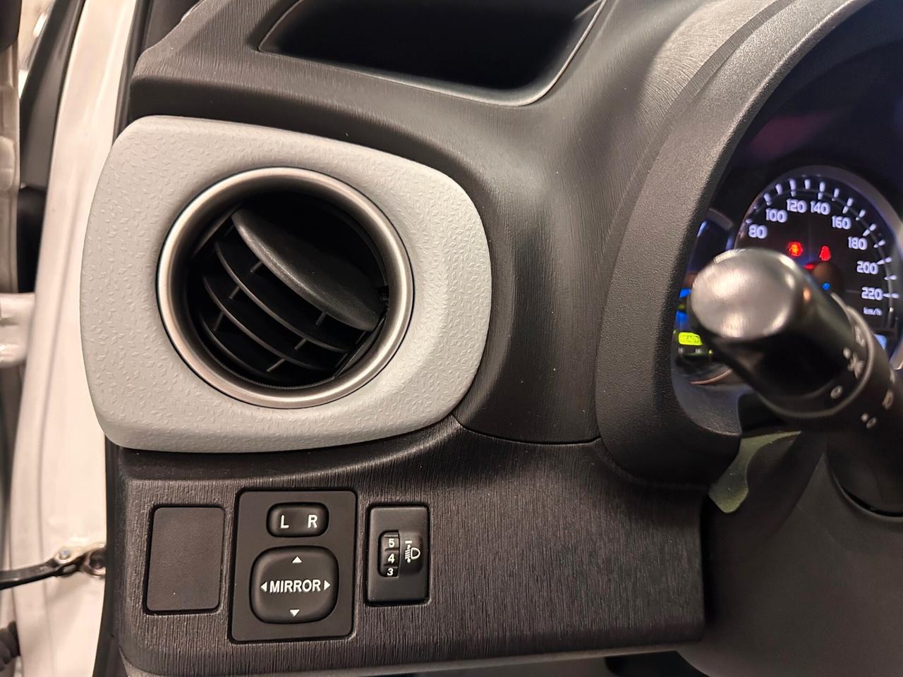 TOYOTA YARIS 1.5 HIBRID