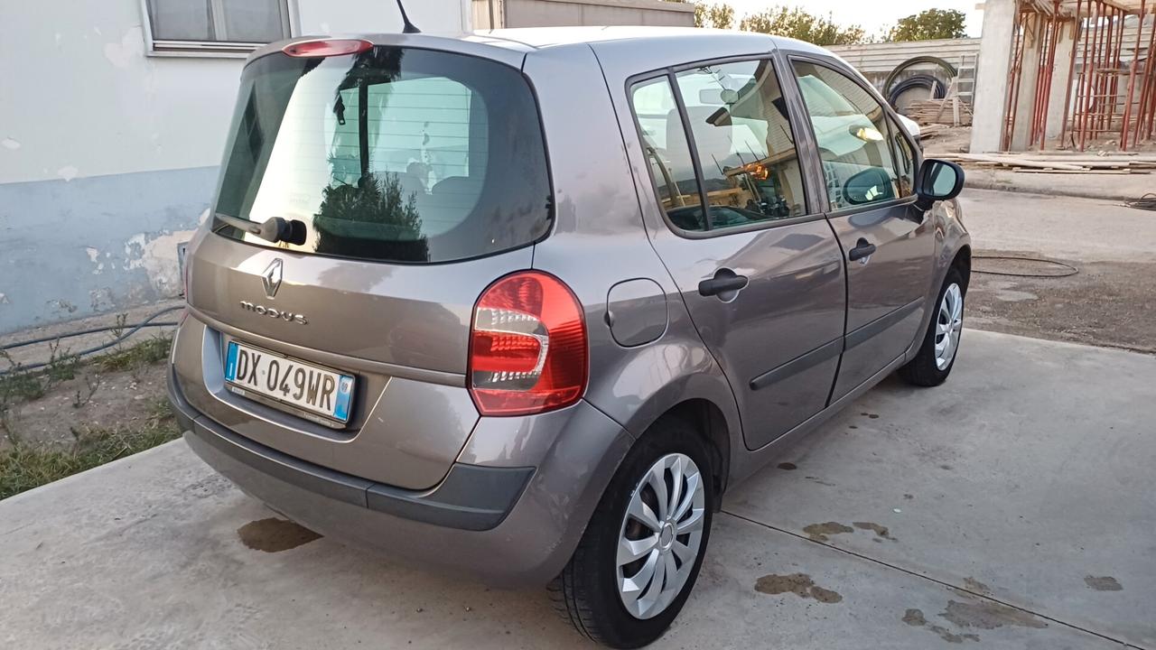 Renault Modus 1.2 16V Dynamique 2009