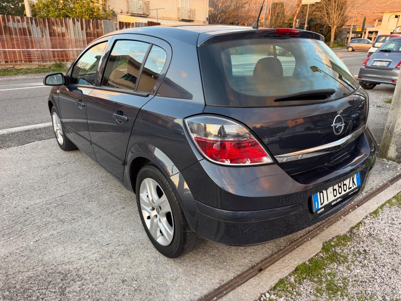 Opel Astra 1.6 16V GPL-TECH 5 porte Enjoy