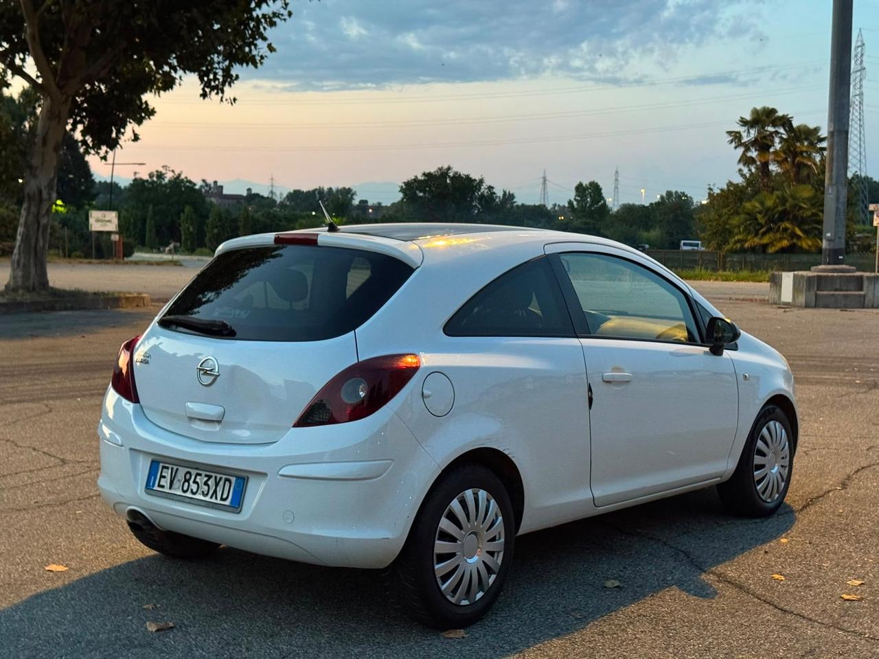 Opel Corsa 1.2 85CV 3 porte GPL-TECH b-color
