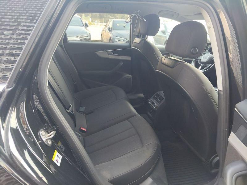 Audi A4 A4 Avant 30 2.0 tdi mhev Business Advanced 136cv s-tronic