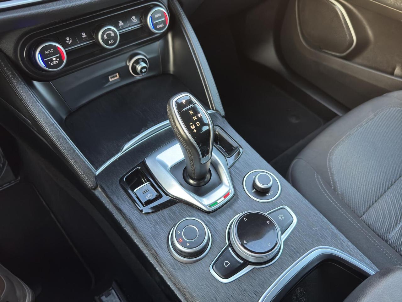 Alfa Romeo Stelvio 2.2 t Super rwd 160cv 2021