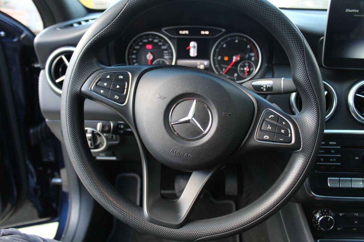 MERCEDES - Classe A - A 160 d Automatic Business