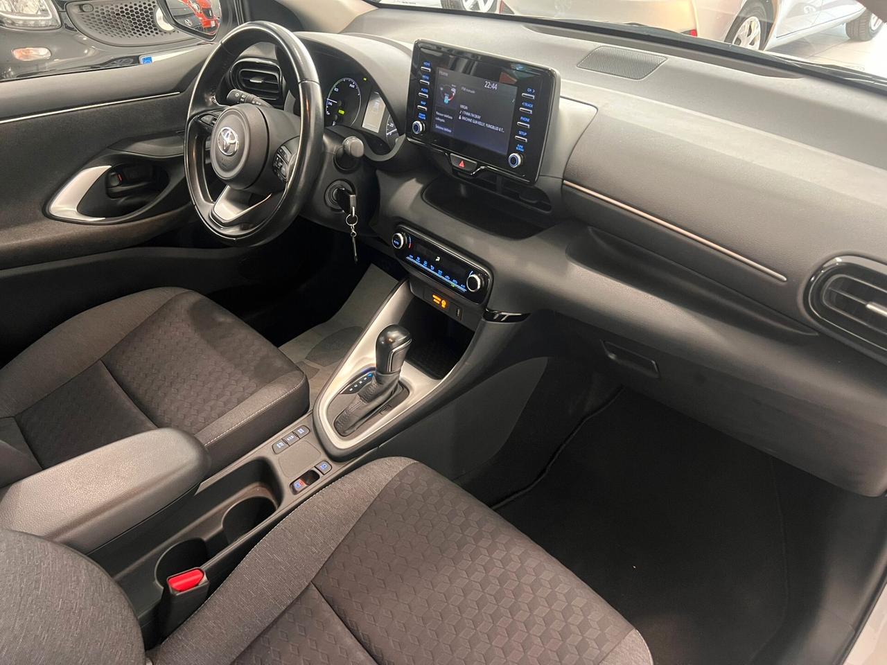 Toyota Yaris 1.5 Hybrid Business PREZZO REALE