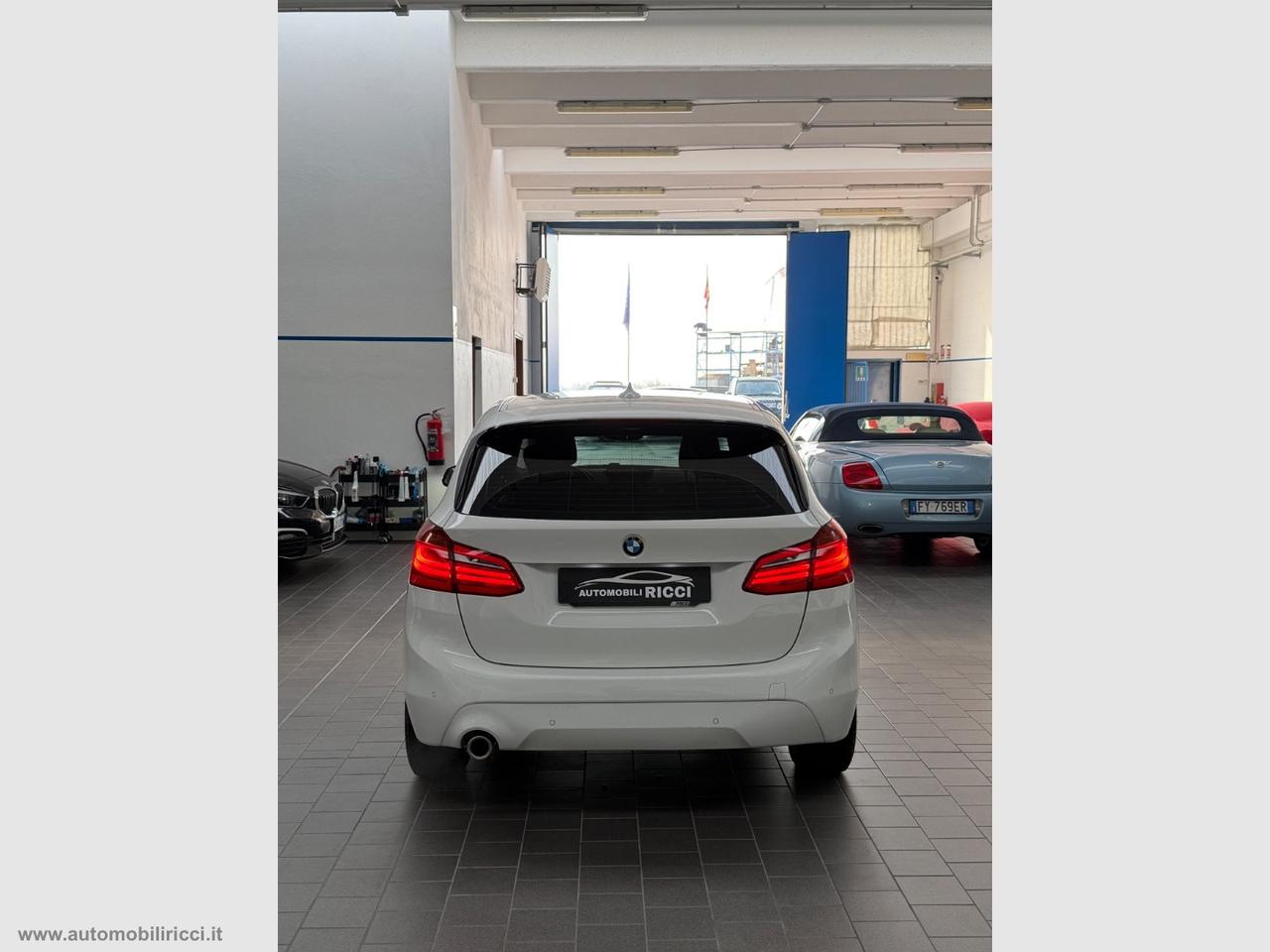 BMW 218i ACTIVE TOURER