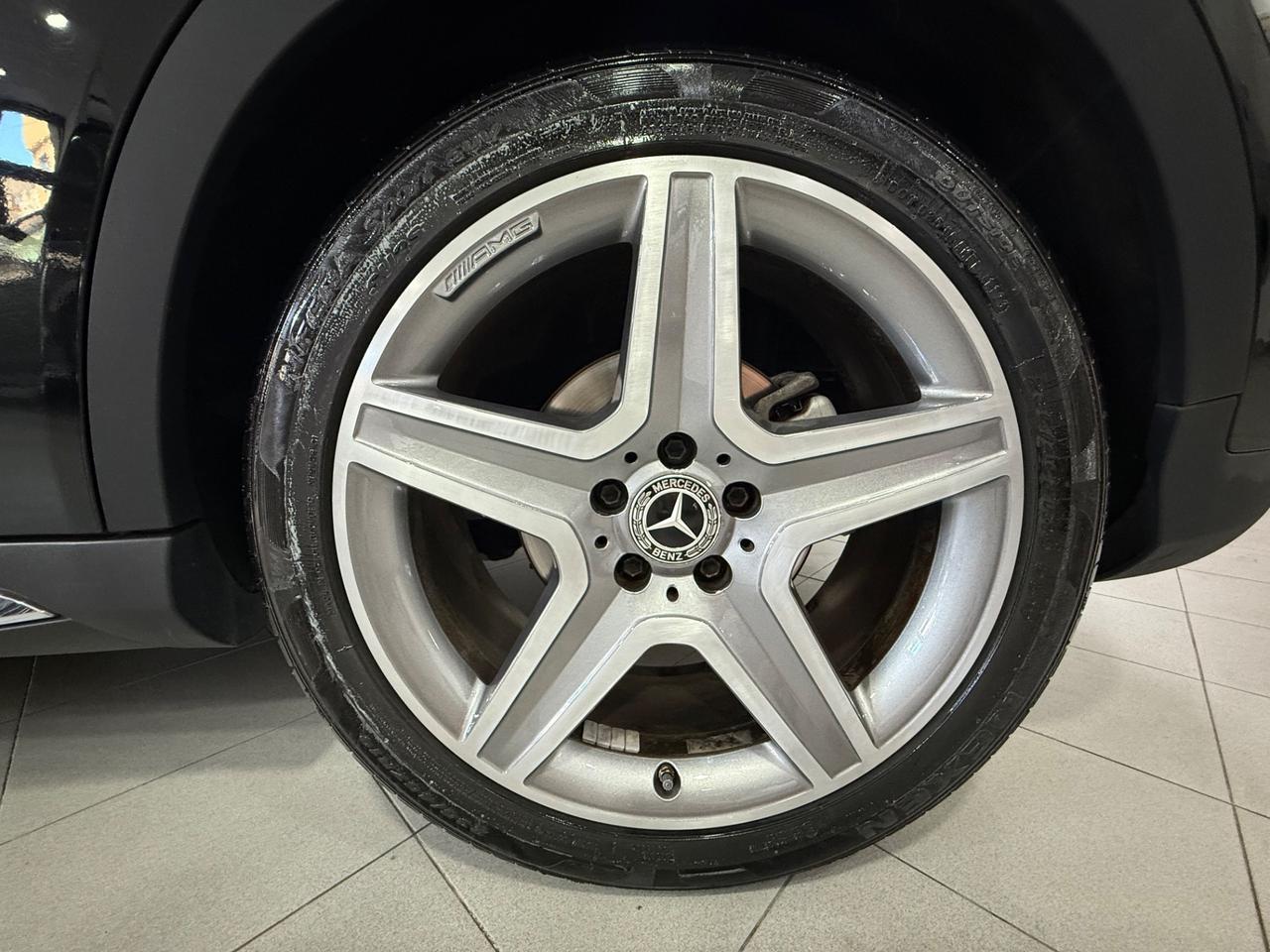 MERCEDES- BENZ GLA 200 D 136CV AMG PREMIUM PLUS 4MATIC