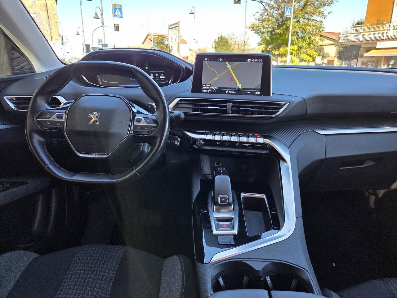 PEUGEOT 3008 PURE TECH TURBO 130CV AUTOM NAV-2018