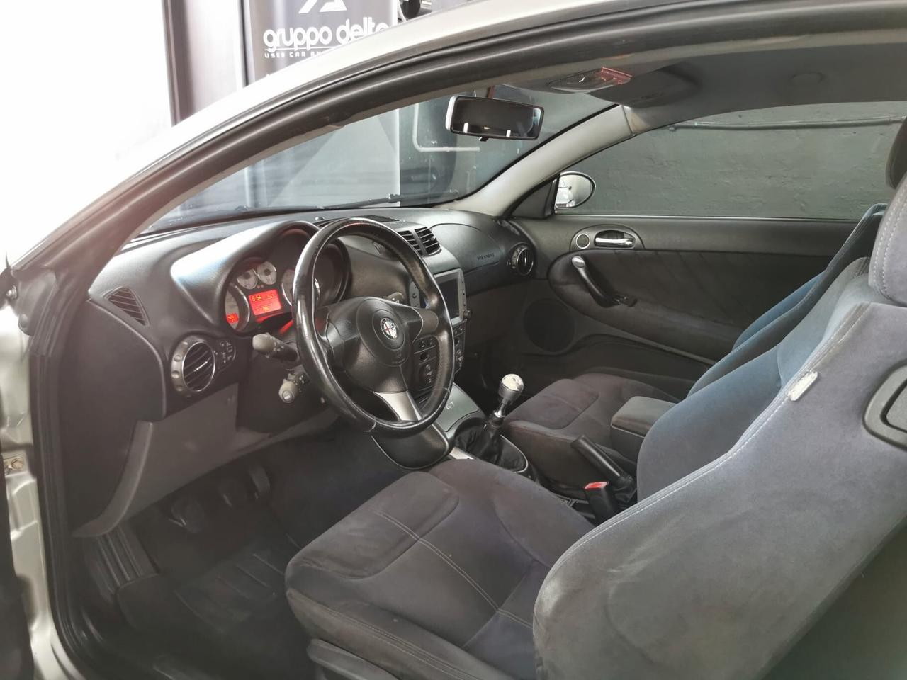Alfa Romeo GT 1.9 JTDM 16V Collezione GARANZIA 12 MESI