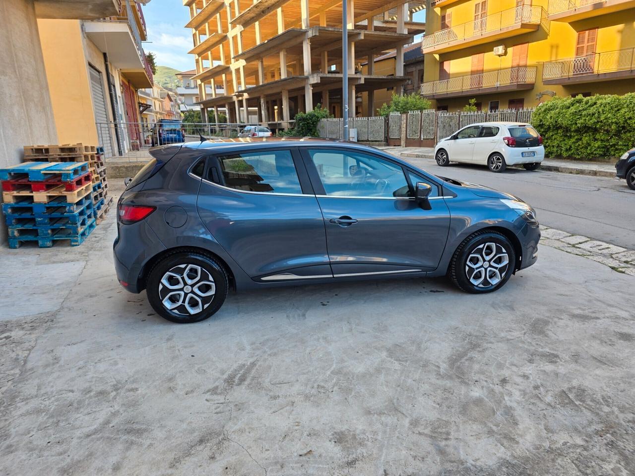 Renault Clio dCi 8V 75 CV 5 porte Duel