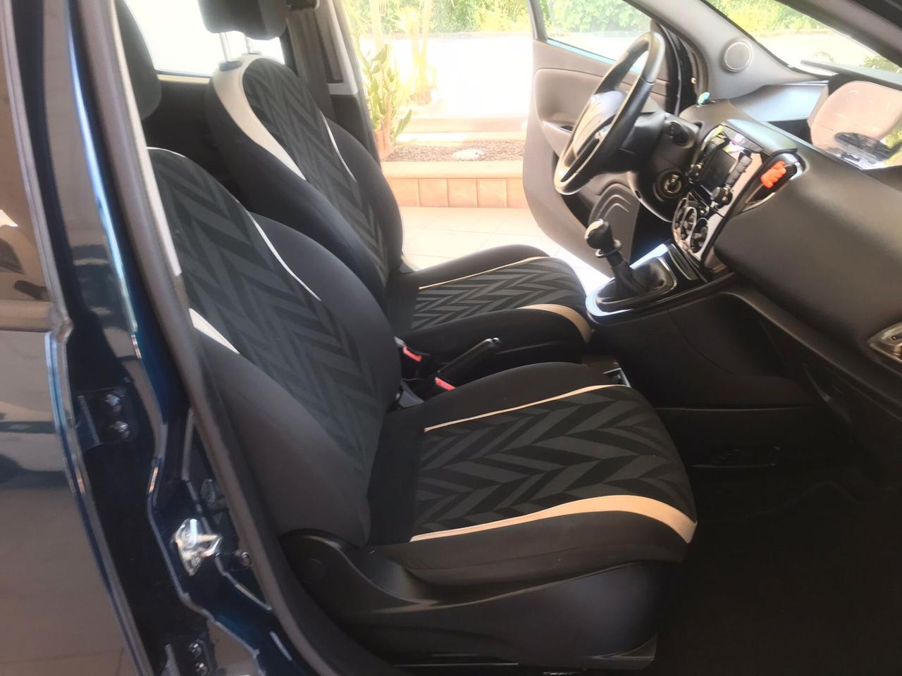 Lancia Ypsilon 1.2 69 CV 5 porte Opening Edition