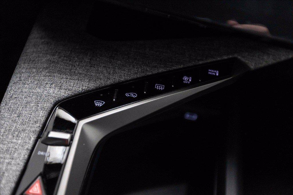 PEUGEOT 3008 1.2 hybrid Allure 145cv e-dcs6 del 2025