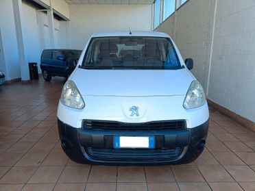 Peugeot Partner Tepee 1.6 hdi Outdoor 92cv E5, adatto anche a neopatentati.