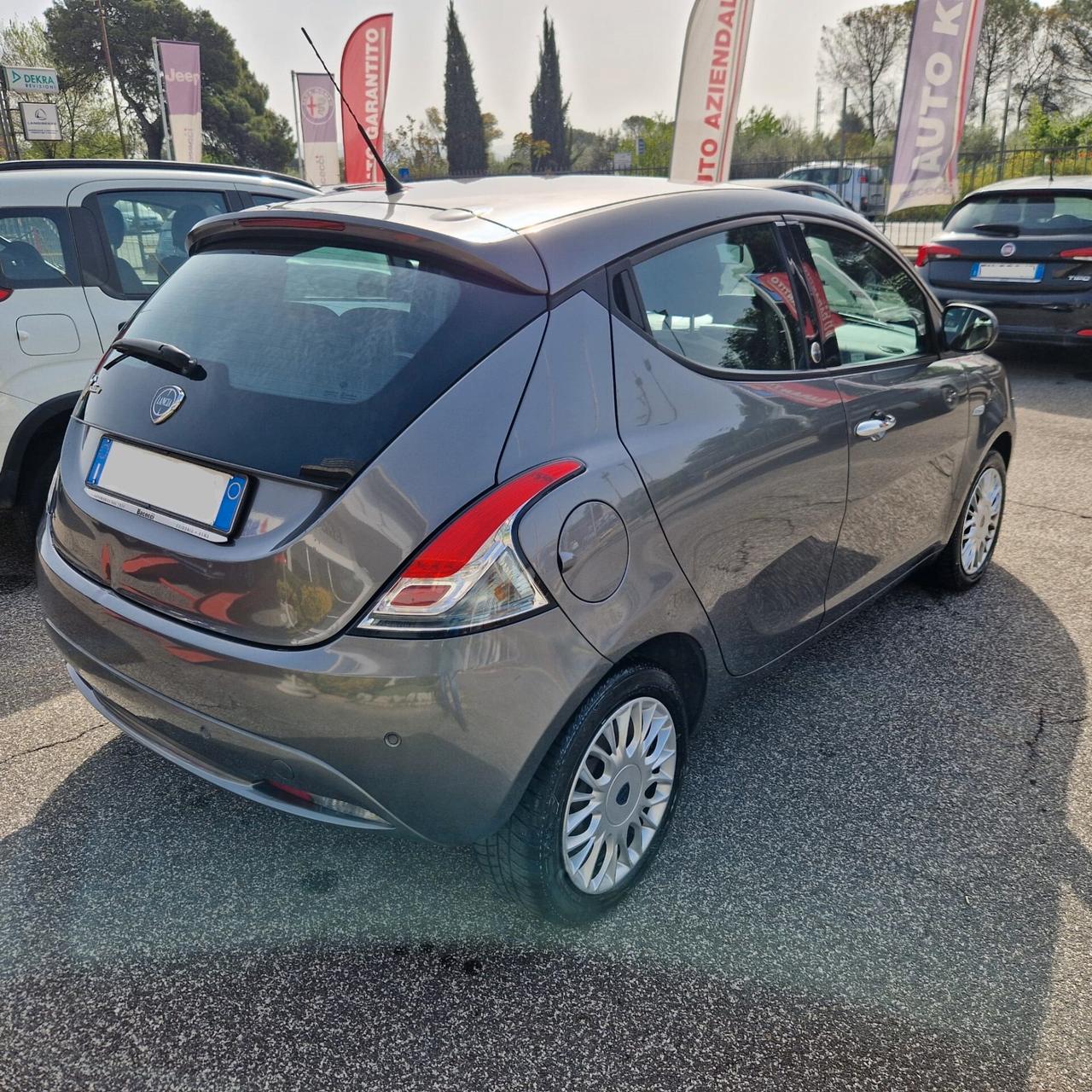 Lancia Ypsilon GPL Ecochic Gold