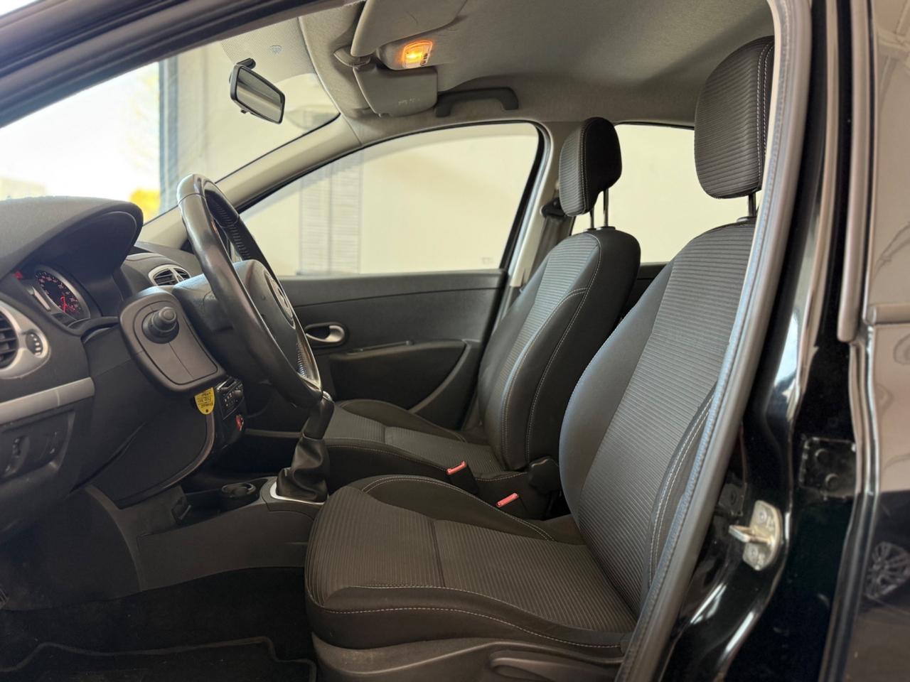 RENAULT CLIO 1.5 dCi 90CV NAVI NEOPATENTATI
