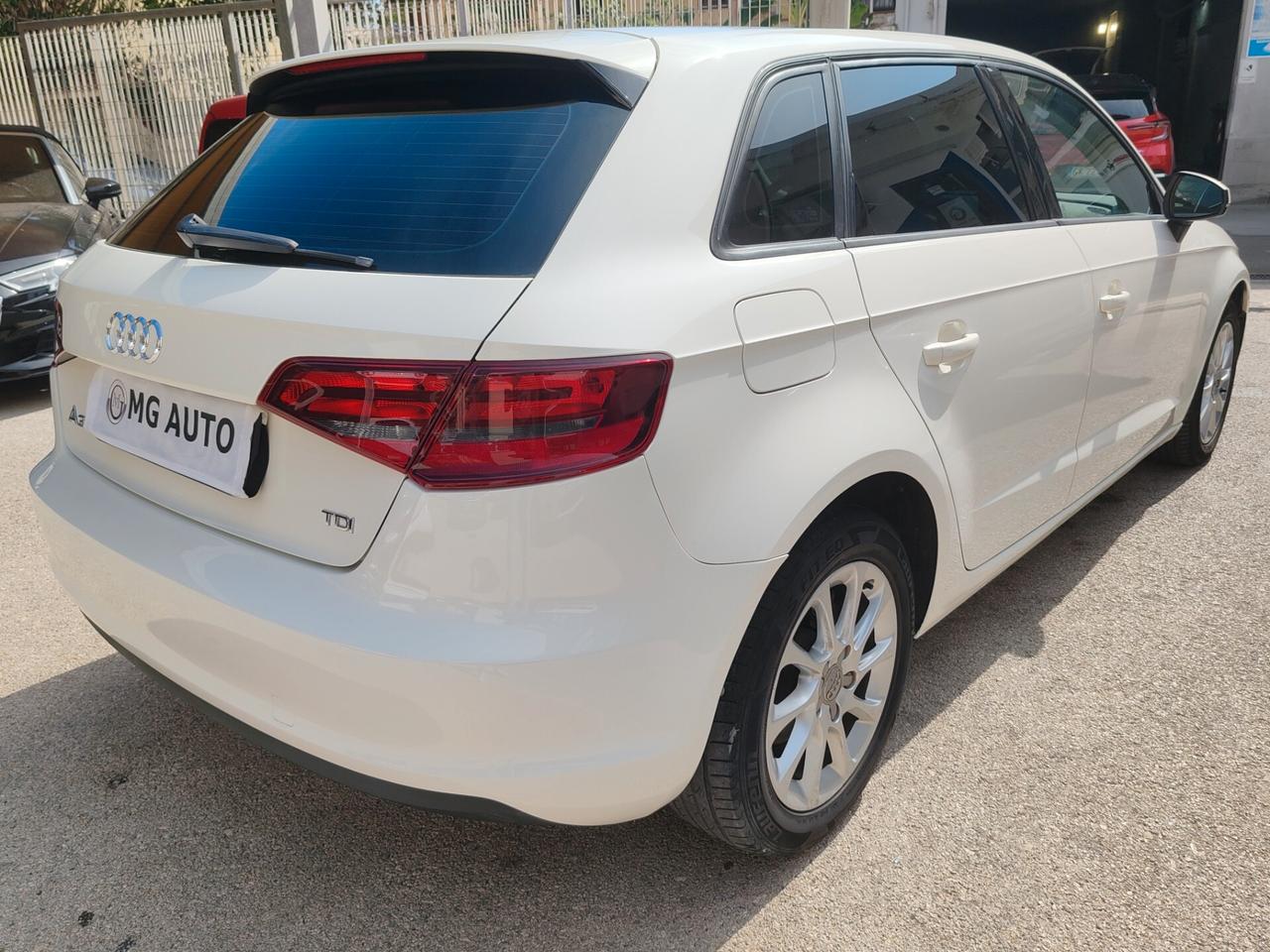 Audi A3 SPB 1.6 TDI 105 CV CR Attraction